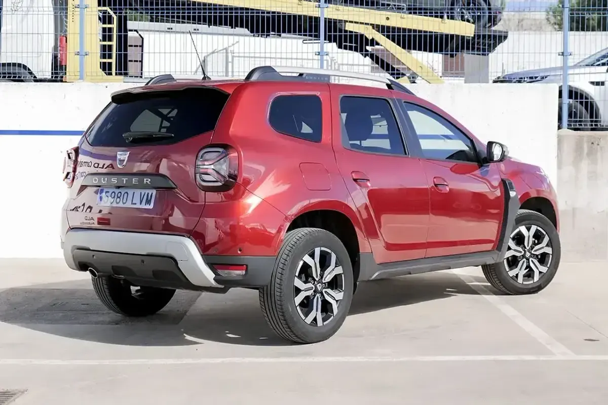 Usado Dacia Duster Prestige 115 CV (84 kW) 2021 Rojo SUV