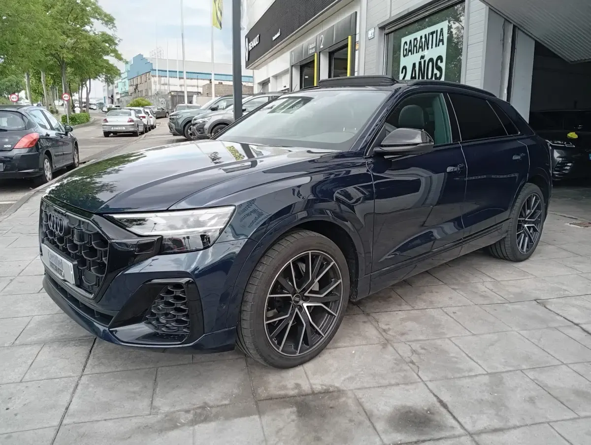Usado Audi Q8 286 CV (210 kW) 2019 Gris negro SUV