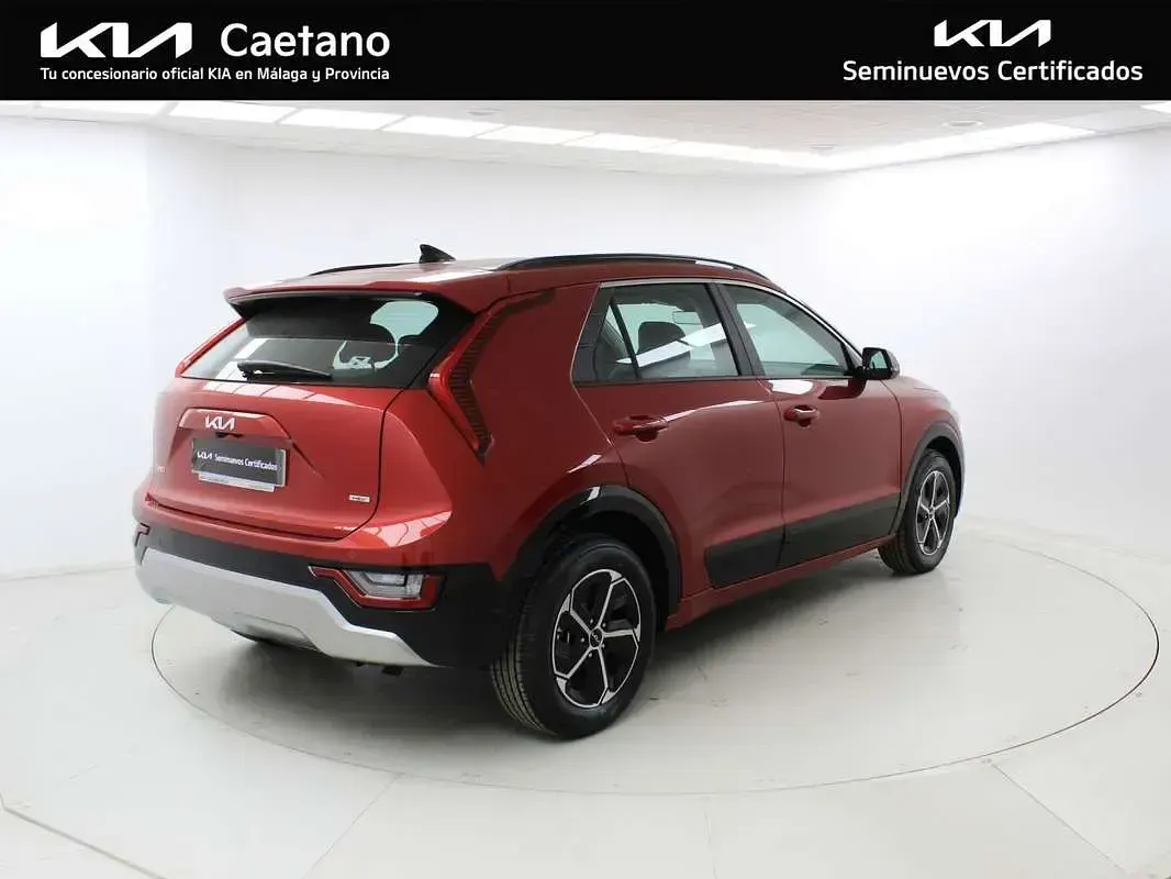 Usado Kia Niro 129 CV (94 kW) 2025 Rojo SUV