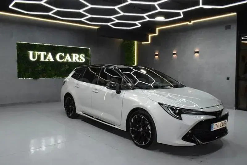 Usado Toyota Corolla Sport 180 CV (132 kW) 2022 Beige Familiar