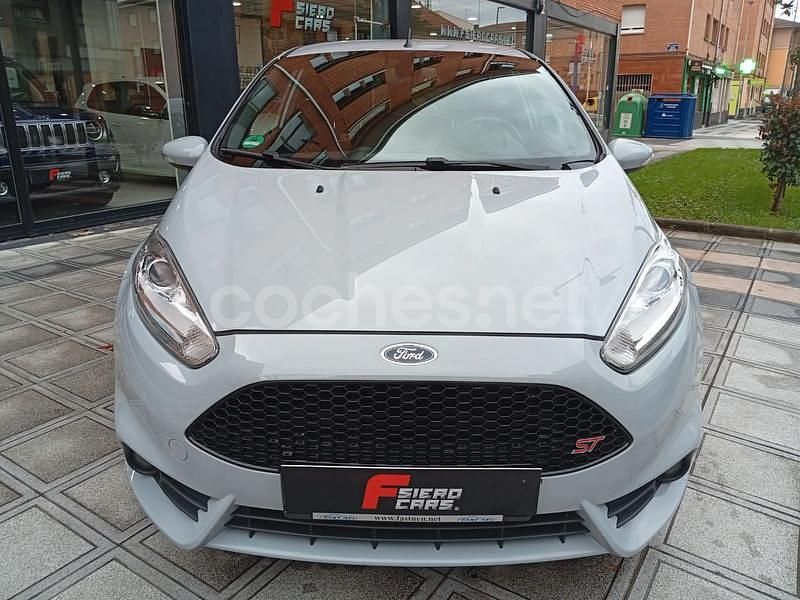 Usado Ford Fiesta ST 200 CV (147 kW) 2016 Gris / plata Berlina