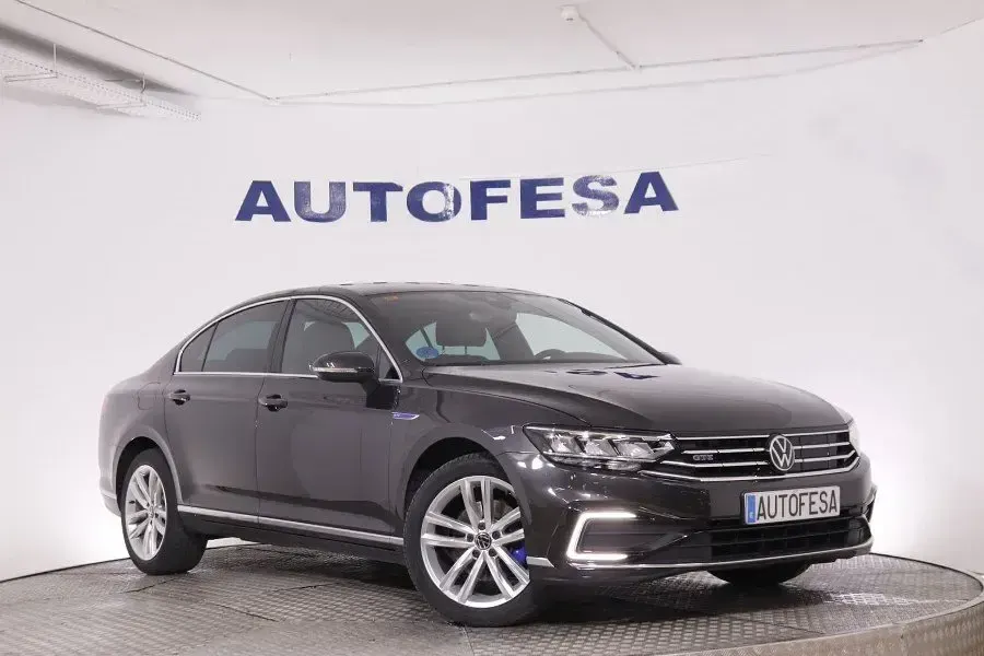 Usado VW Bora GTE 218 CV (160 kW) 2021 Gris Berlina
