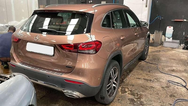 Usado Mercedes GLA250 218 CV (160 kW) 2021 Marrón SUV