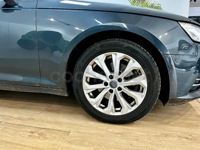 Begagnad Audi A4 150 HK (110 kW) 2017 Grå Sedan