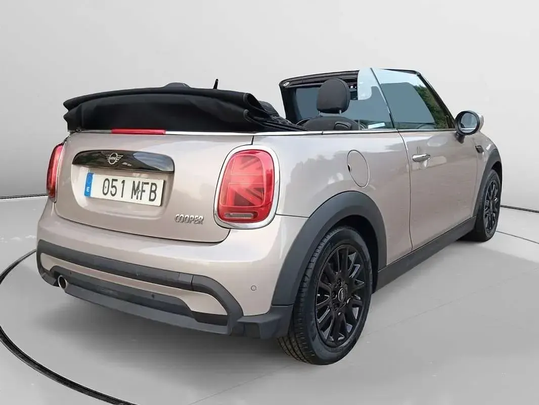 Usado Mini Cooper Cabriolet 136 CV (100 kW) 2023 Gris Descapotable