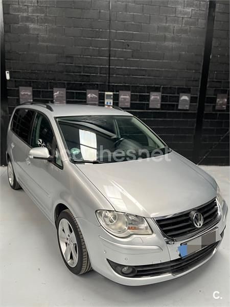 Gris / plata Usado 2009 VW Touran Advance Monovolumen | 6700 € (Precio justo) - Imagen 1/4