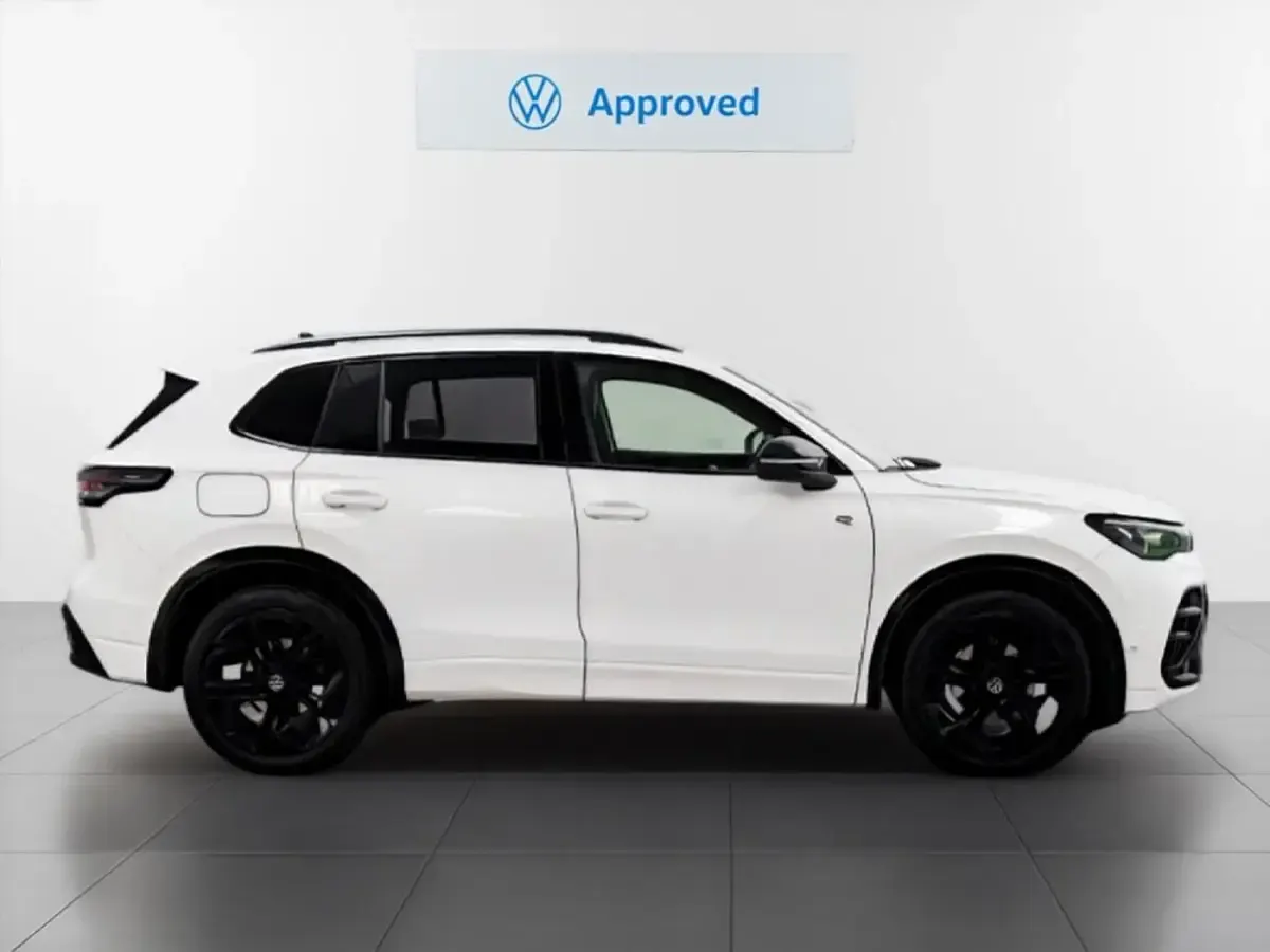 Usado VW Tiguan R-line 150 CV (110 kW) 2025 SUV