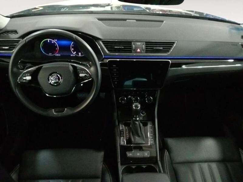Usado Skoda Superb LAURIN & KLEMENT 296 CV (217 kW) 2022 Color azul Berlina