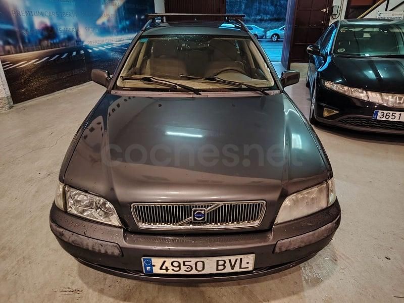 Usado Volvo V40 115 CV (84 kW) 2002 Azul Familiar