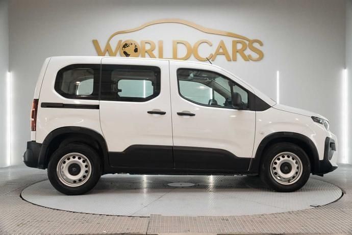 Usado Peugeot Rifter Business-Line 102 CV (75 kW) 2024 Monovolumen