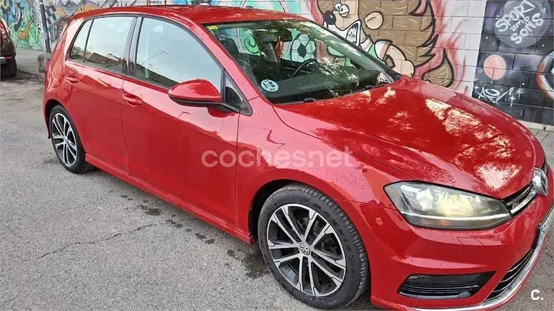 Usado VW Golf VII Sportline 110 CV (80 kW) 2018 Rojo Familiar