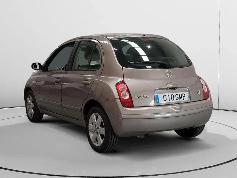 Usado Nissan Micra 80 CV (58 kW) 2009 Beige Berlina