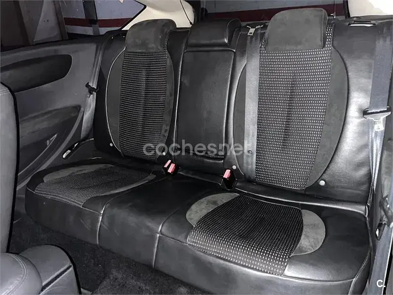 Usado Citroën C4 110 CV (80 kW) 2006 Negro Berlina