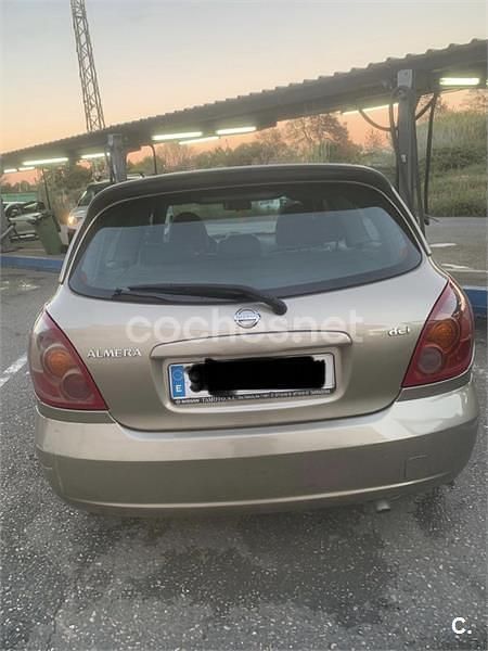 Usado Nissan Almera Tekna 136 CV (100 kW) 2004 Beige Berlina