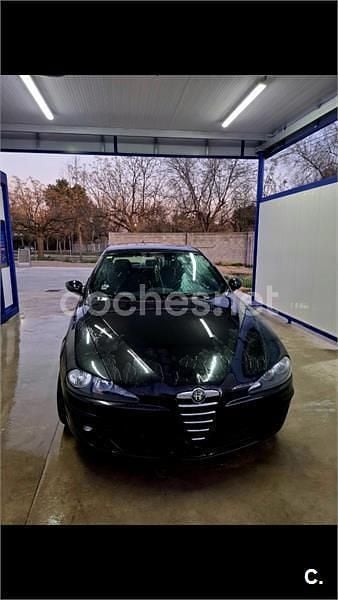 Usado Alfa Romeo 147 120 CV (88 kW) 2005 Negro Utilitario