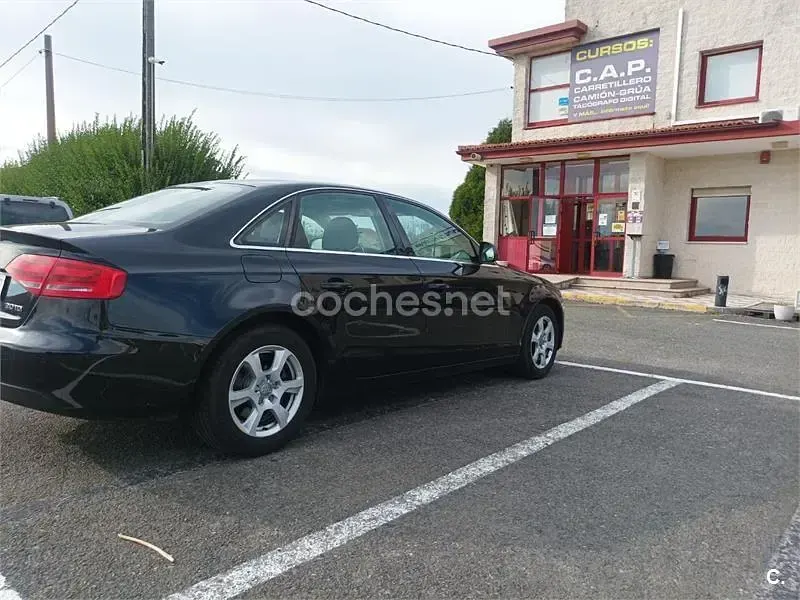 Usado Audi A4 143 CV (105 kW) 2009 Negro Berlina