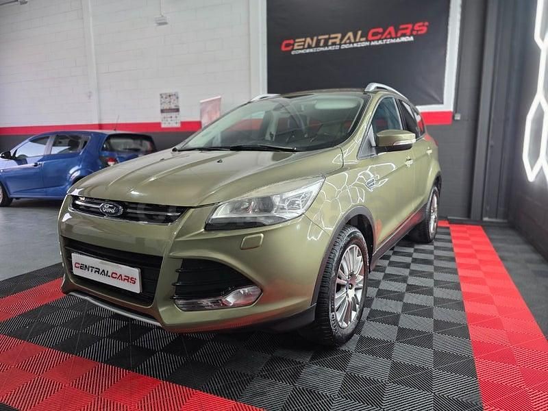 Usado Ford Kuga Titanium 150 CV (110 kW) 2013 Verde SUV
