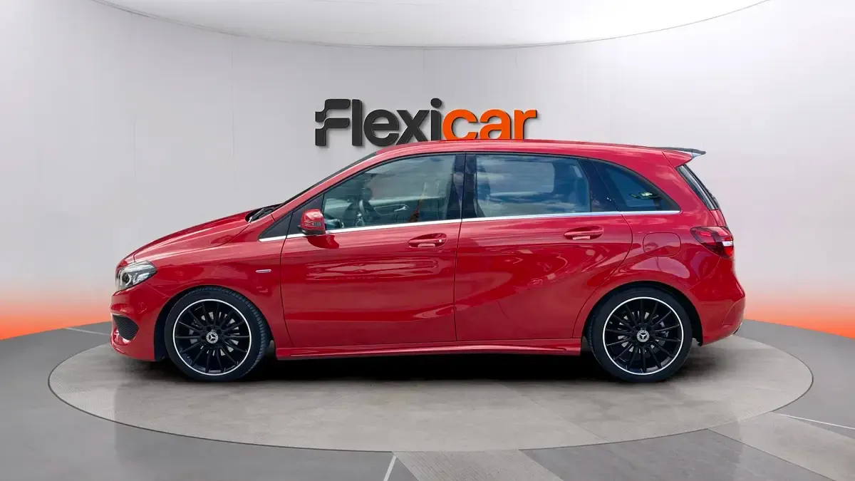 Usado Mercedes B200 139 CV (102 kW) 2019 Rojo Utilitario