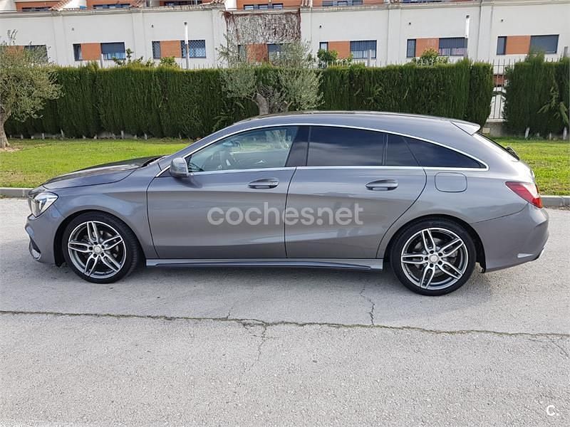 Usado Mercedes CLA200 AMG line 156 CV (114 kW) 2016 Gris / plata Berlina