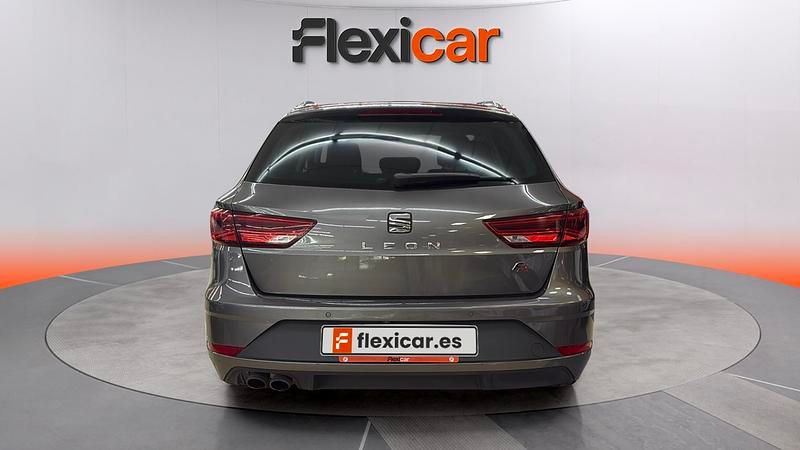 Usado Seat Leon ST FR 150 CV (110 kW) 2017 Gris Familiar