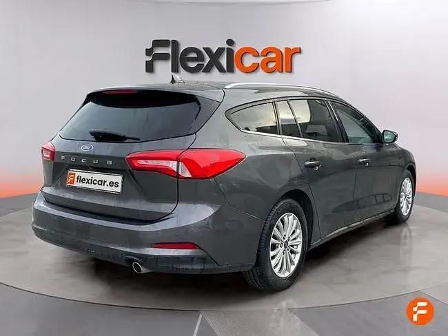 Begagnad Ford Focus Titanium 120 HK (88 kW) 2020 Grå