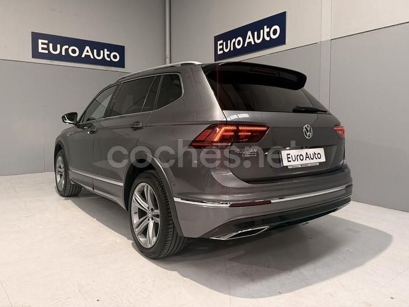 Usado VW Tiguan Allspace Sportline 150 CV (110 kW) 2020 Gris / plata SUV