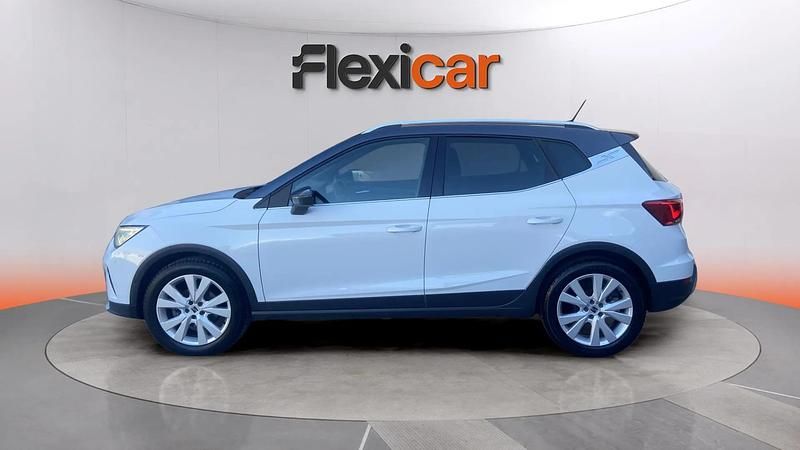 Usado Seat Arona Xperience 110 CV (80 kW) 2022 Blanco SUV