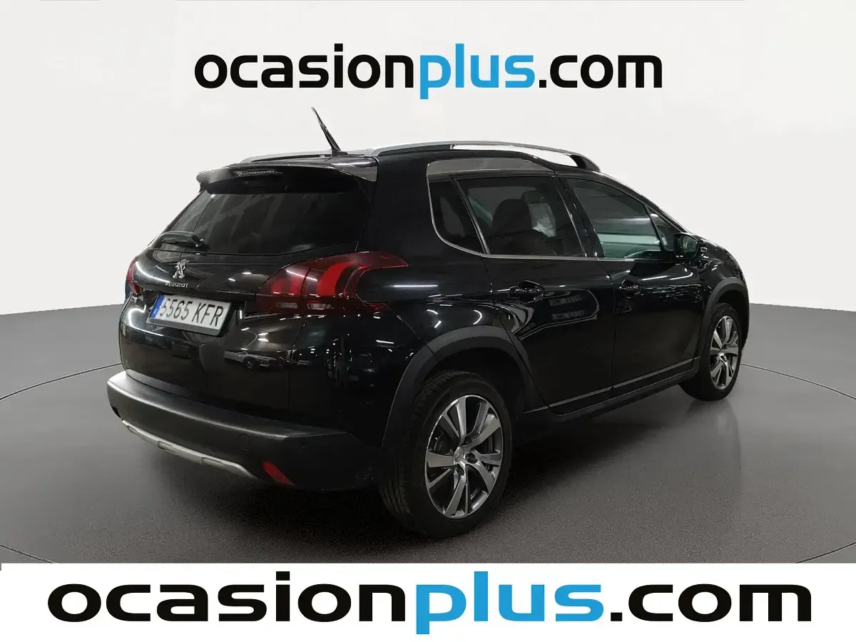 Usado Peugeot 2008 Allure 100 CV (73 kW) 2017 Negro SUV