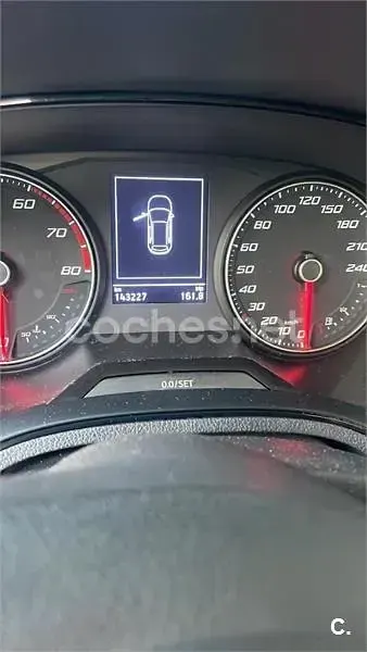 Usado Seat Arona Style 95 CV (69 kW) 2021 Rojo SUV