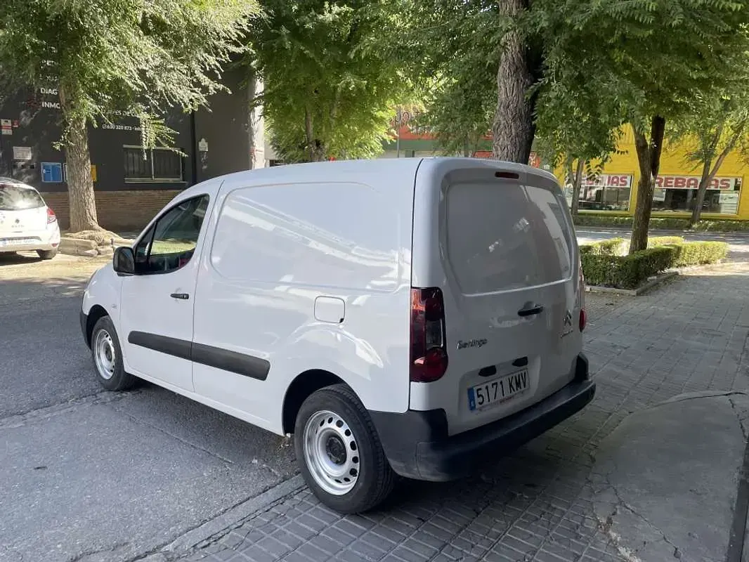 Usado Citroën Berlingo 99 CV (72 kW) 2018 Blanco Monovolumen