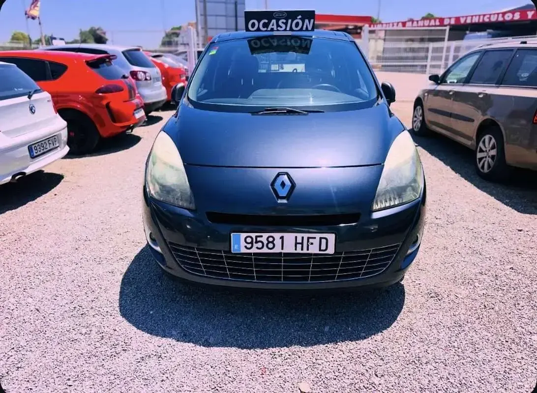 Usado Renault Grand Scénic 131 CV (96 kW) 2011 Negro Monovolumen