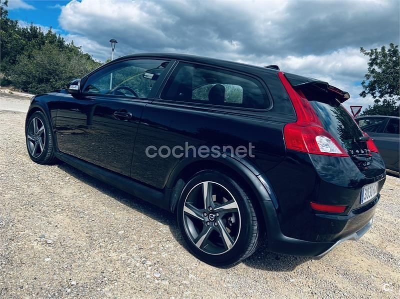 Negro Usado 2011 Volvo C30 Momentum Utilitario | 8900 € (Precio justo) - Imagen 1/4