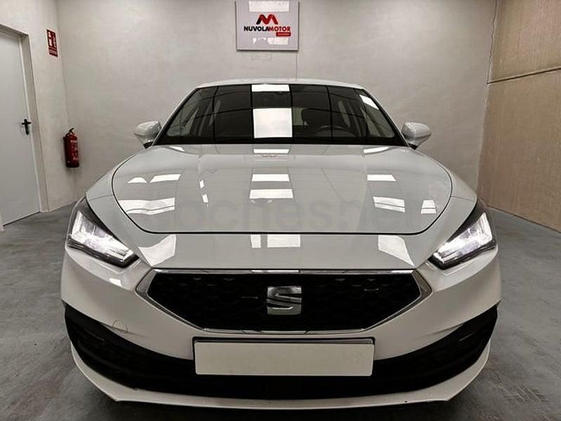 Usado Seat Leon Style 115 CV (84 kW) 2021 Blanco Berlina