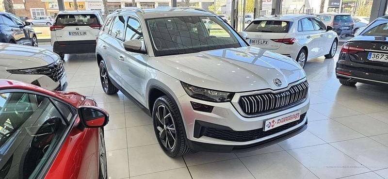 Usado Skoda Kodiaq Style 150 CV (110 kW) 2022 Gris SUV
