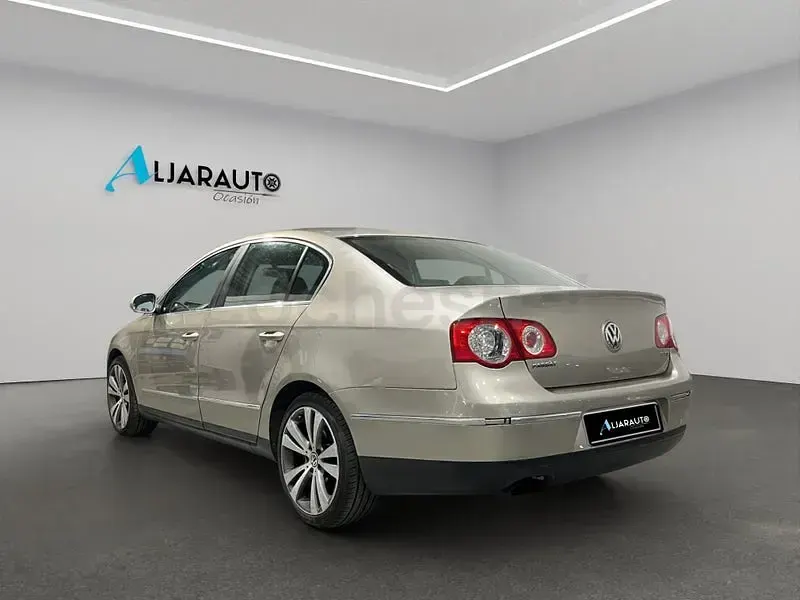 Usado VW Passat Highline 150 HP (110 kW) 2007 Bege Sedan