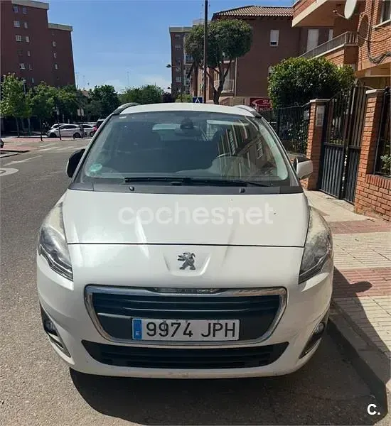 Usado Peugeot 5008 Style 120 CV (88 kW) 2016 Blanco Monovolumen