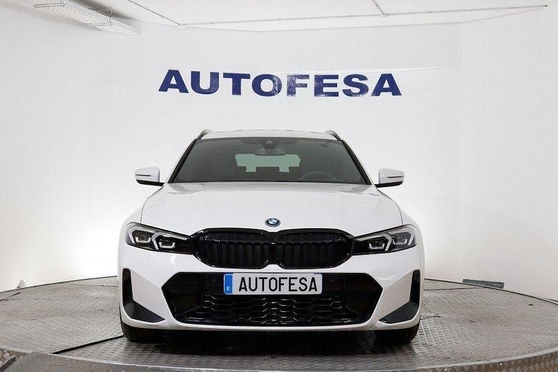 Usado BMW 320e M Sport 204 CV (150 kW) 2023 Blanco Familiar