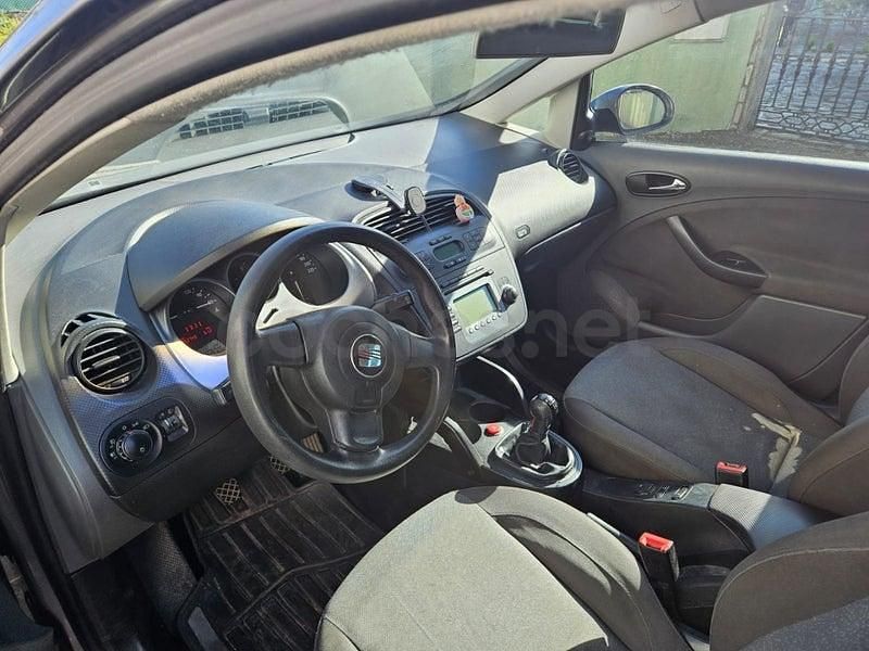 Usado Seat Altea 105 CV (77 kW) 2005 Beige Monovolumen