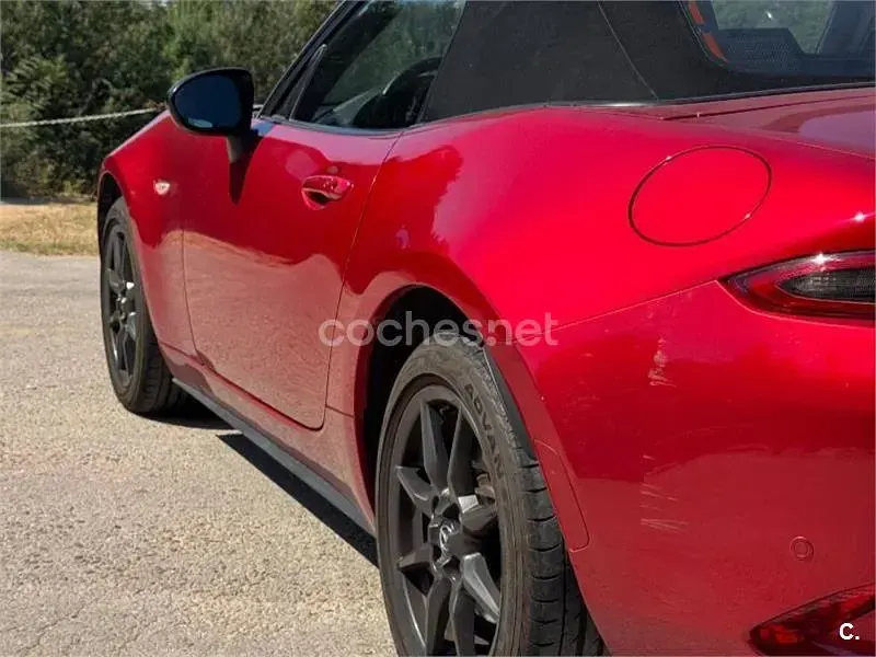 Usado Mazda MX5 Luxury 131 CV (96 kW) 2015 Rojo Descapotable