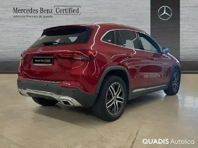 Usado Mercedes GLA200 Progressive 163 CV (119 kW) 2023 Rojo SUV