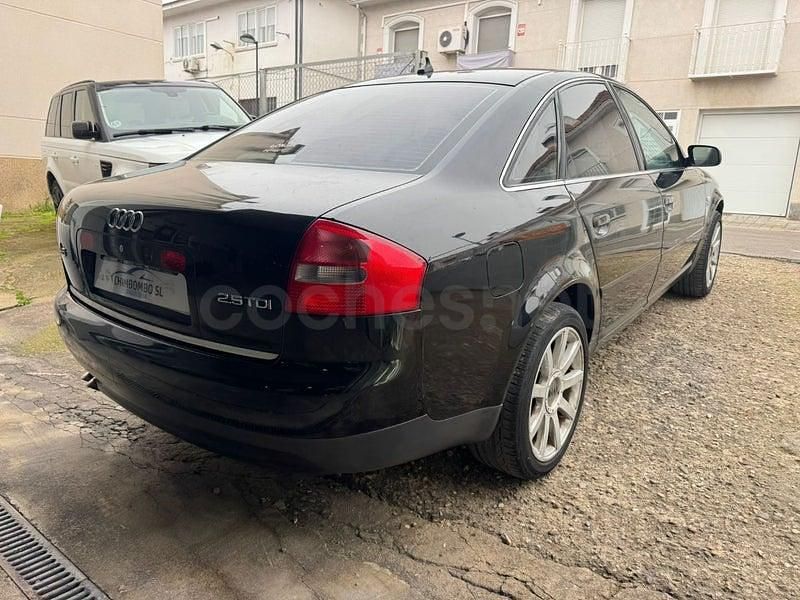 Usado Audi A6 180 CV (132 kW) 2003 Negro Familiar