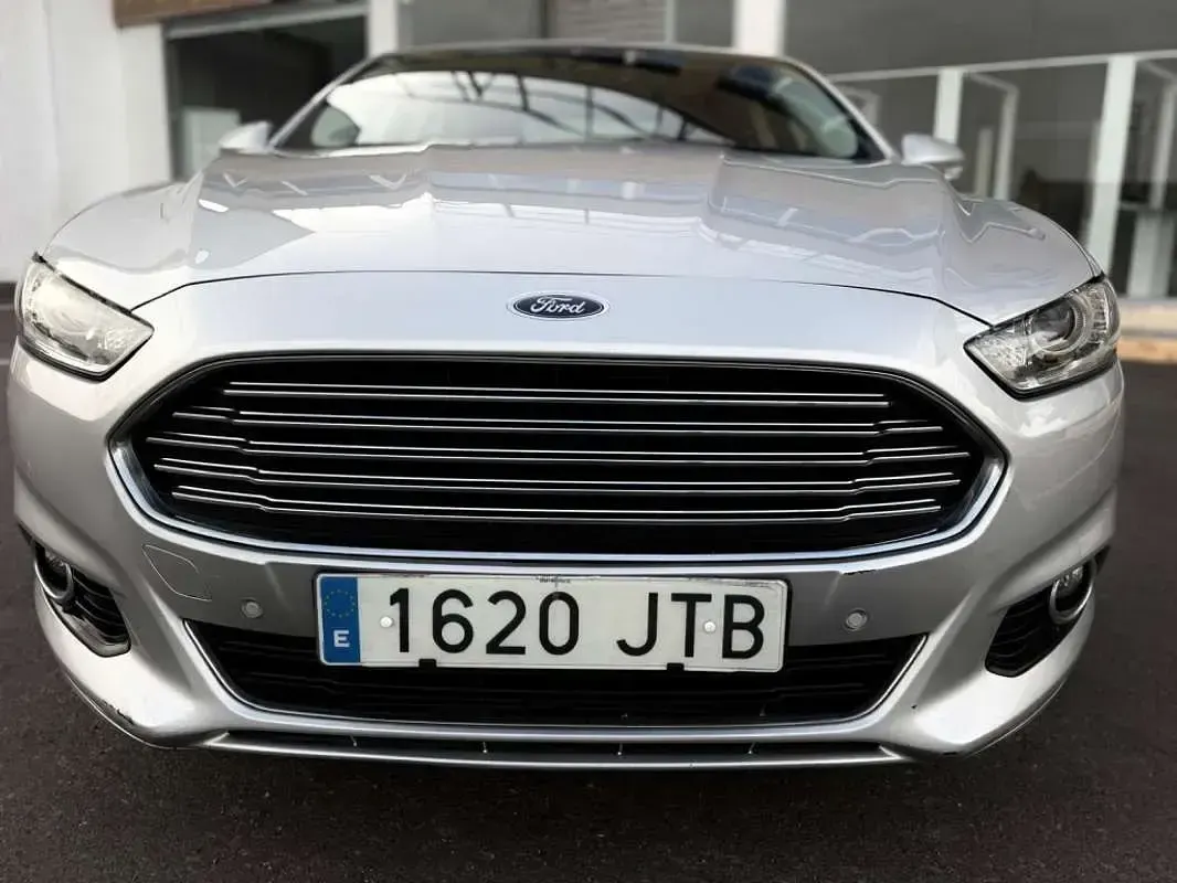 Usado Ford Mondeo Titanium 186 CV (136 kW) 2017 Gris Berlina