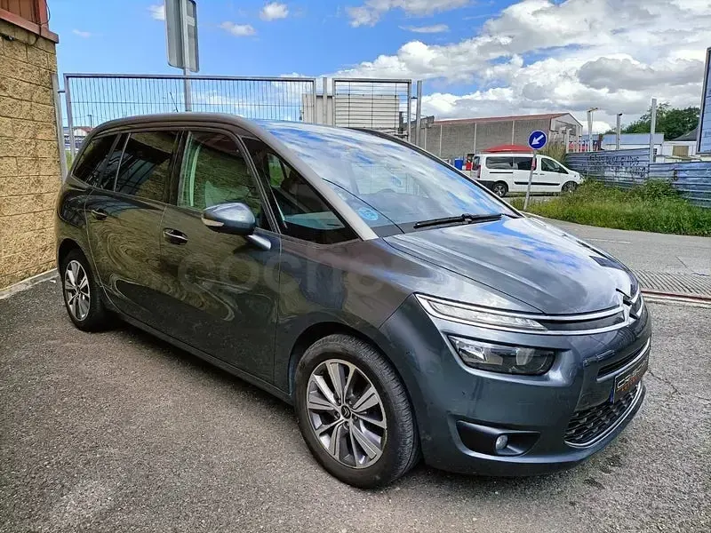 Usado Citroën Grand C4 Picasso Feel 120 CV (88 kW) 2016 Gris / plata Monovolumen