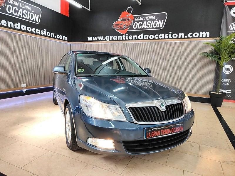 Usado Skoda Octavia 105 CV (77 kW) 2009 Gris / plata Berlina