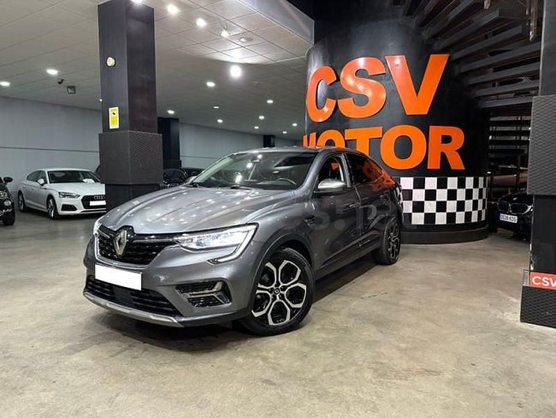 Usado Renault Arkana Techno 145 CV (106 kW) 2023 Gris / plata SUV