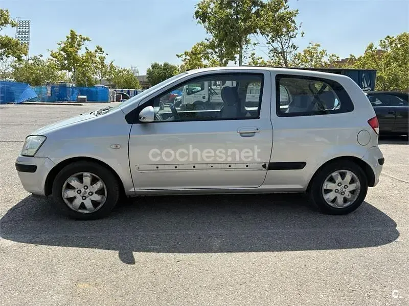 Usado Hyundai Getz 82 CV (60 kW) 2005 Gris / plata Utilitario