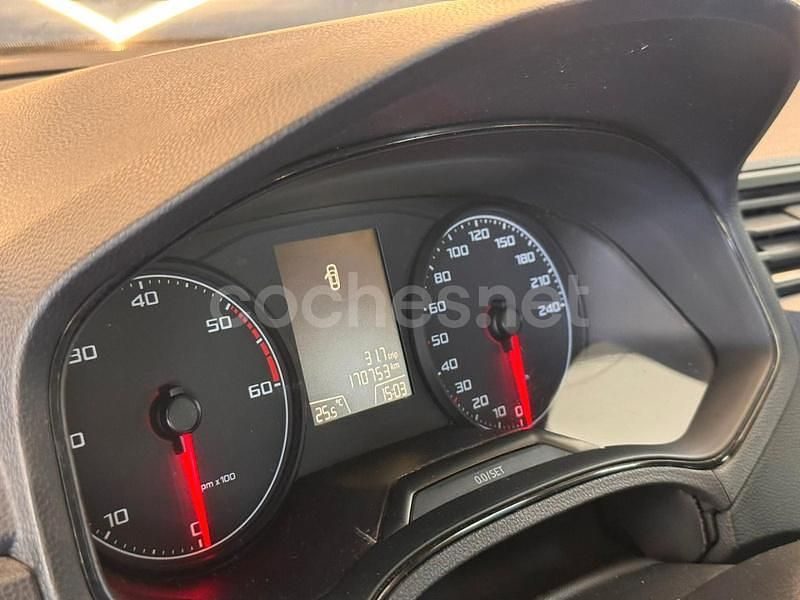 Usado Seat Ibiza Reference 95 CV (69 kW) 2018 Blanco Berlina