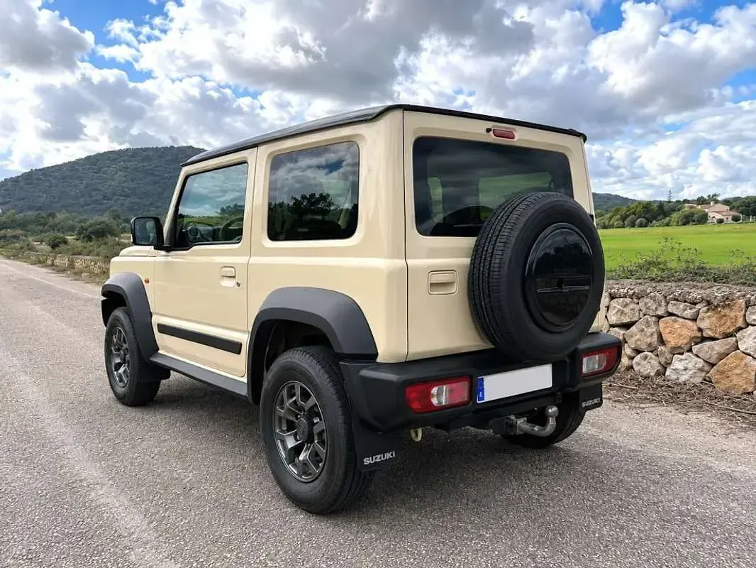 Usado Suzuki Jimny 102 CV (75 kW) 2018 Beige SUV
