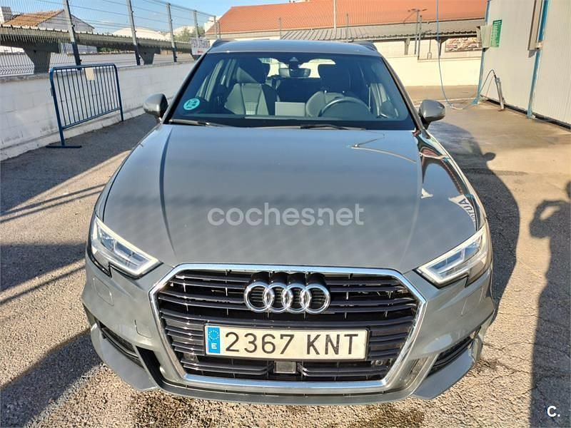 Usado Audi A3 S-Line 150 CV (110 kW) 2018 Gris / plata Berlina