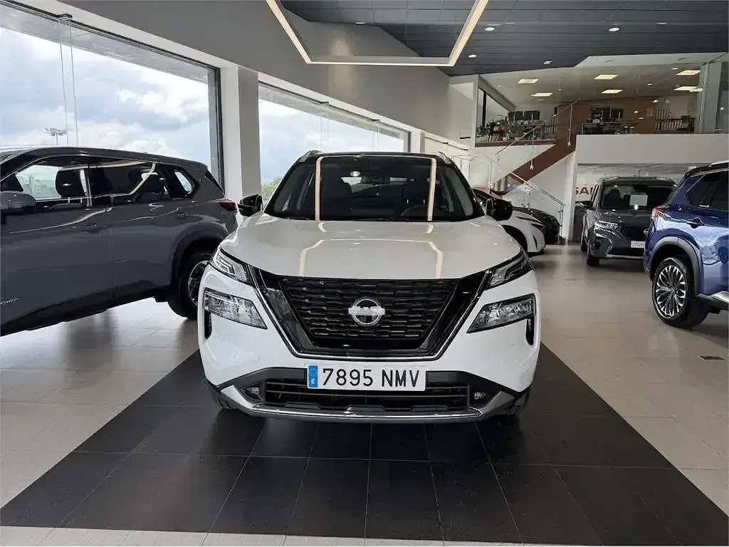 Nuevo Nissan X-Trail Tekna 204 CV (150 kW) 2026 Blanco SUV
